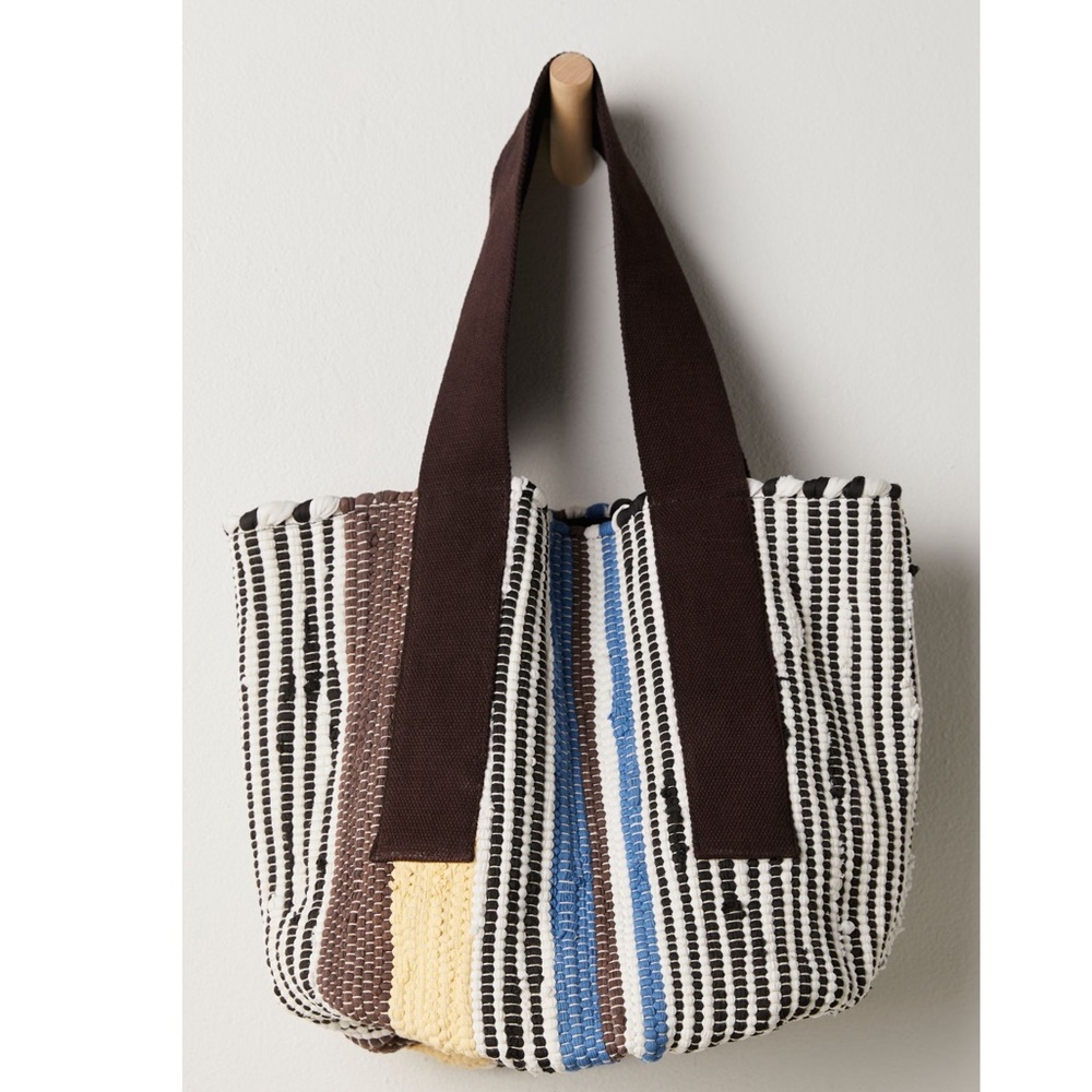 NWT FREE PEOPLE DRIFTWOOD RUG TOTE BAG